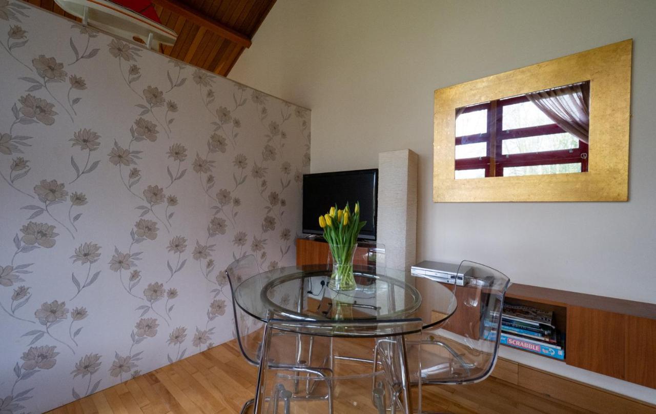 נורוויץ'' Surlingham Lodge Studio Large Family Cottage מראה חיצוני תמונה
