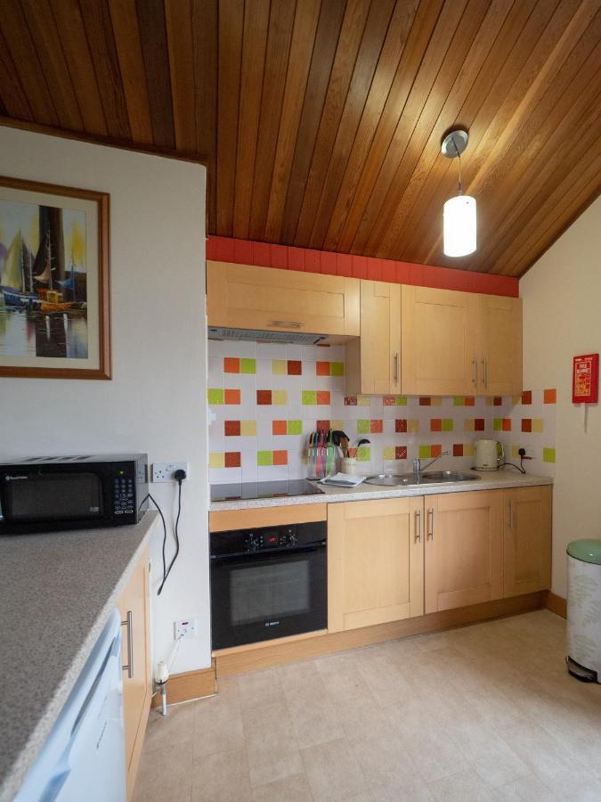 נורוויץ'' Surlingham Lodge Studio Large Family Cottage מראה חיצוני תמונה