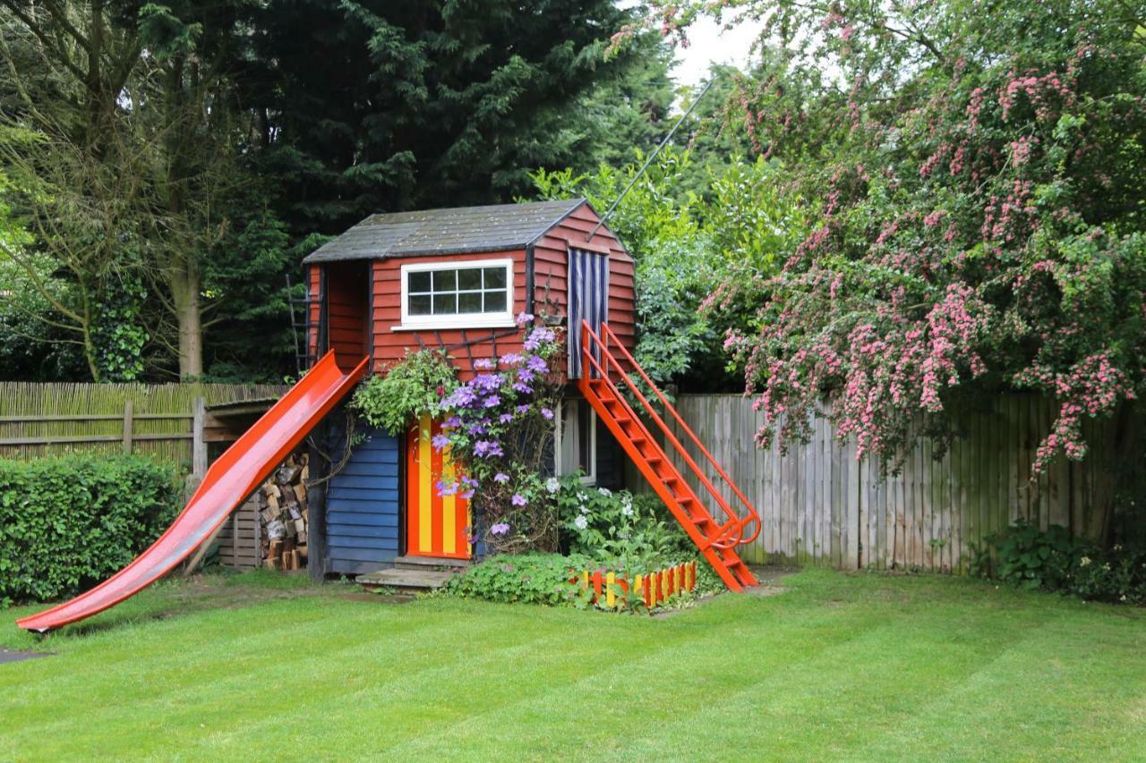 נורוויץ'' Surlingham Lodge Studio Large Family Cottage מראה חיצוני תמונה