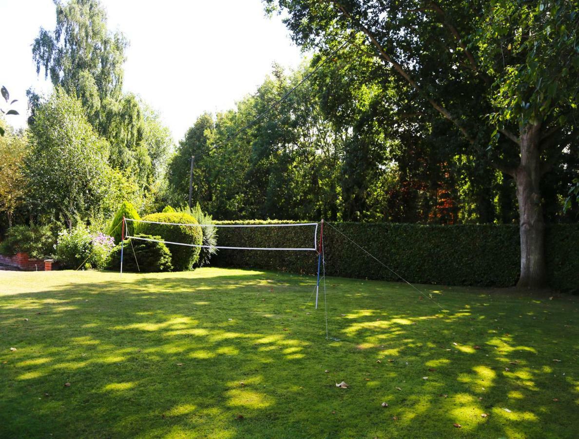 נורוויץ'' Surlingham Lodge Studio Large Family Cottage מראה חיצוני תמונה
